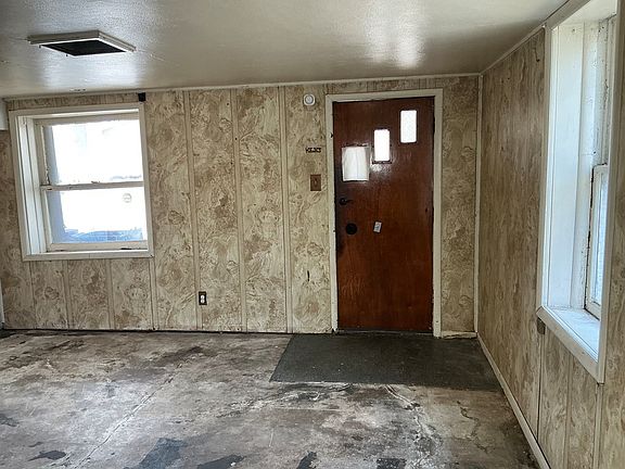 3rd image of 446 MAIN STREET