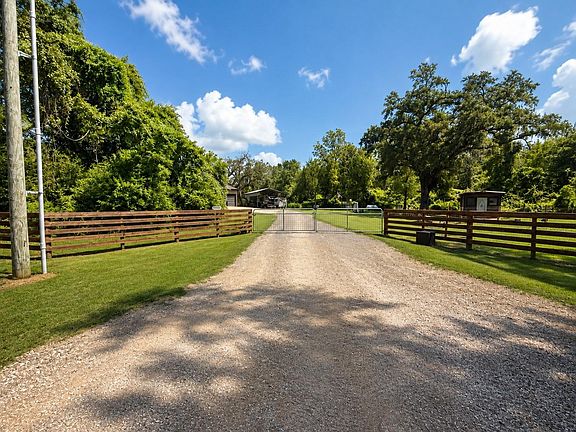 3rd image of 233 County Road 508