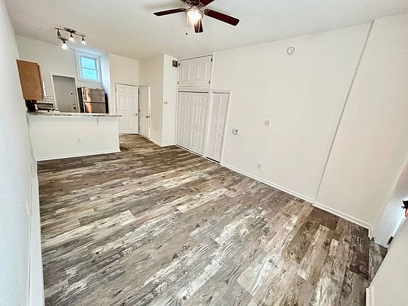 4th image of 2002 N 4th St Floor 3