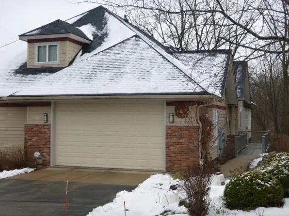 3041 Old Creek Rd, Middleton, WI 53562