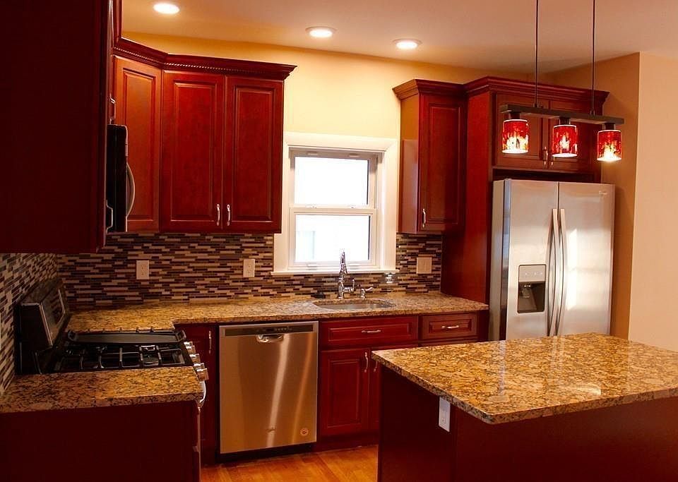 2nd image of 177 Vine St #1