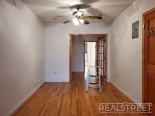 2nd image of 238 26th St
