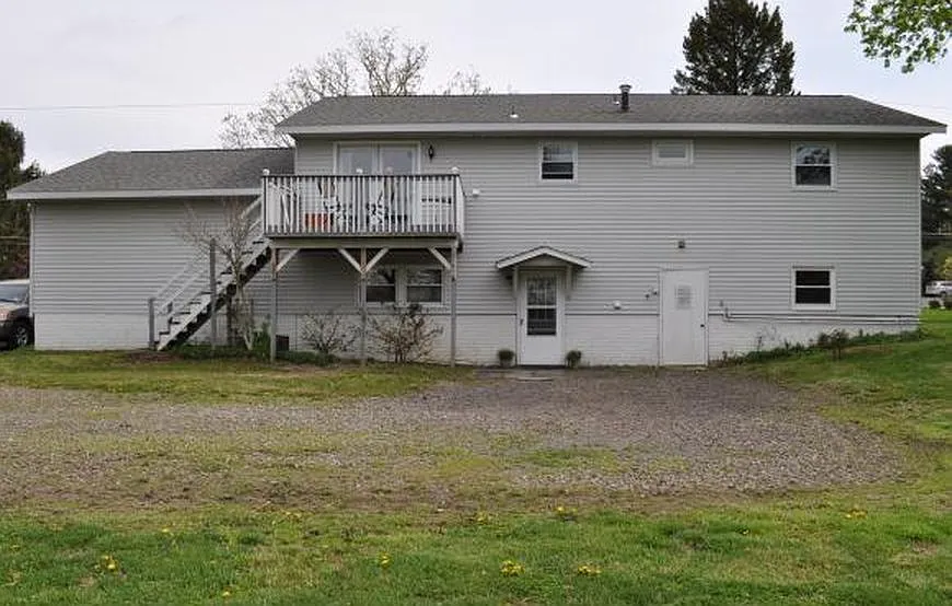One bedroom ($800 Utilities included), Furnished, on East Hill in Ithaca/ available from Aug-2026) — Photo 3