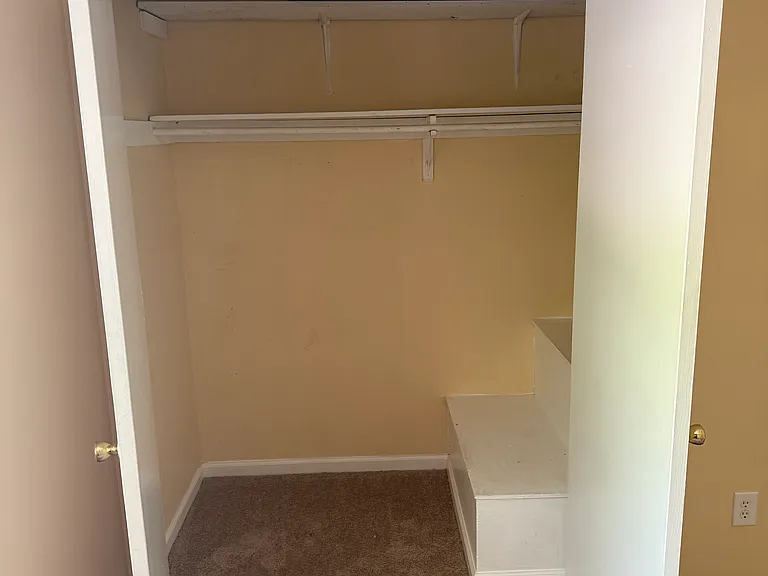 206 Royal Forest Ct — Photo 6