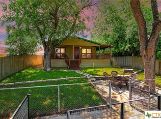 901 Reiley Rd, Seguin, TX 78155