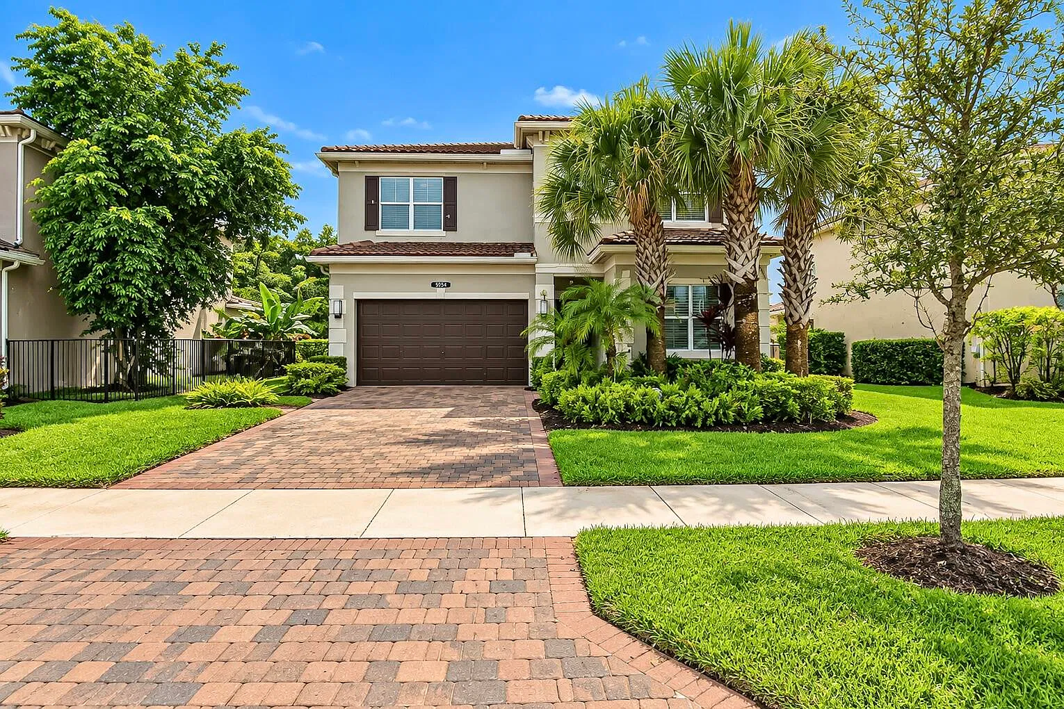 4 bed, 3.0 bath, 2741 sqft, $7,950 — Photo 2