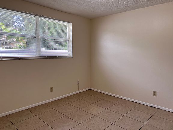 4th image of 4052 46th Ave N APT 2