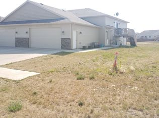 103 Mulberry Loop NE, Minot, ND 58703