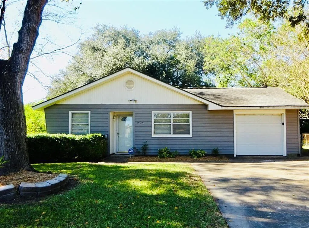 3 bed, 2.0 bath, 1024 sqft, $1,400 — Photo 1