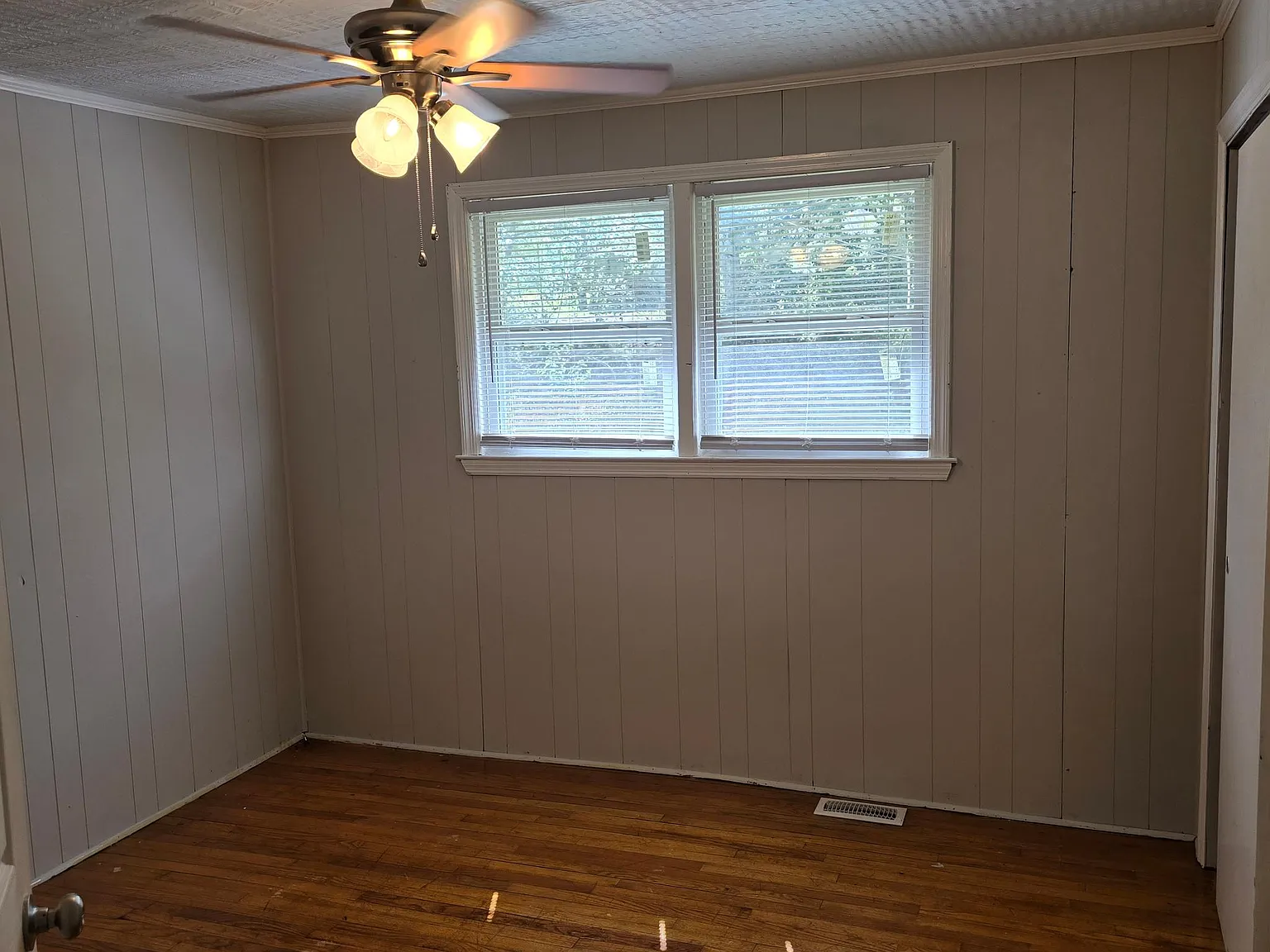 2 bed, 950 sqft, $1,440 — Photo 1