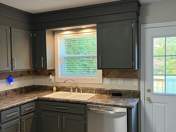 5th image of 2470 Wyatt St #2470