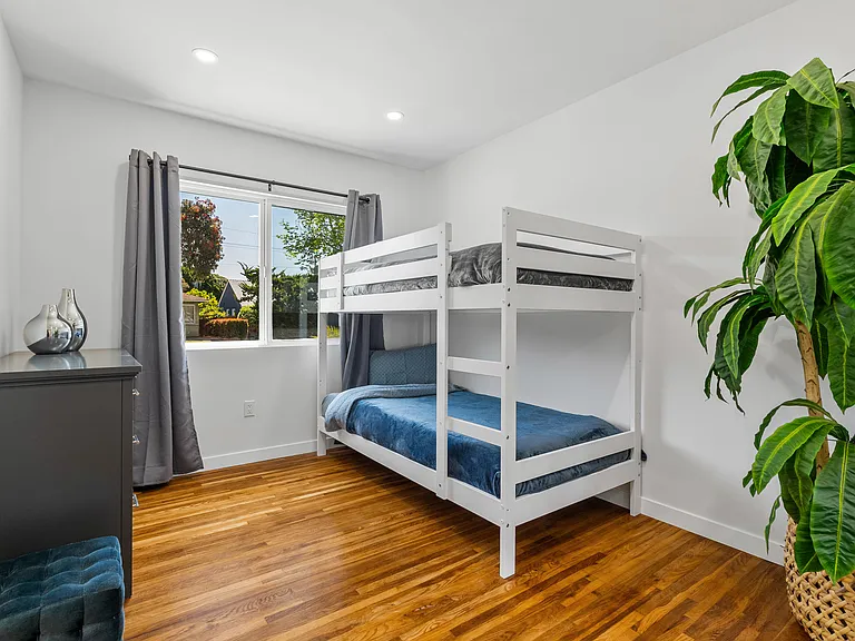 401 Rancho Dr — Photo 14
