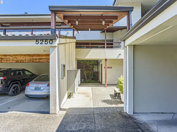 5250 S Landing Dr #305B1, Portland, OR 97239