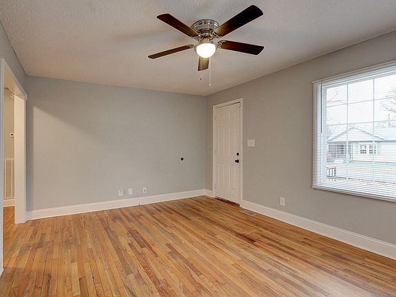 3rd image of 1302 Daniel St