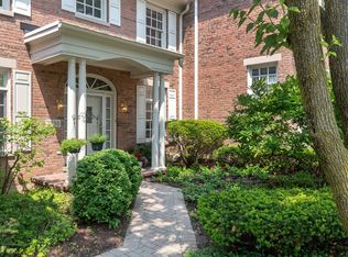 2530 E Chesapeake Pl, Westchester, IL 60154