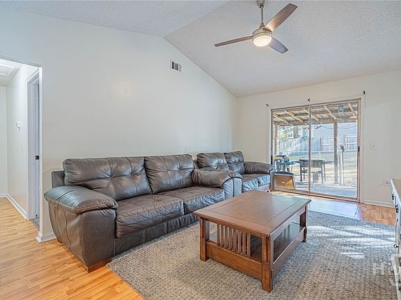 4th image of 213 Doe Circle