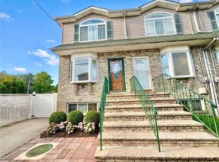 25 Lyceum Ct, Staten Island, NY 10310