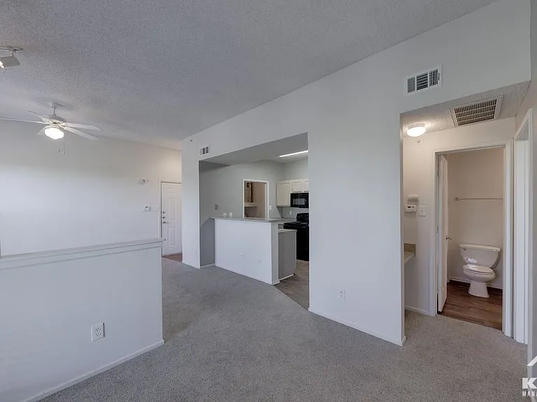 La Crosse Apartments — Photo 40