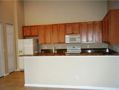 2nd image of 6515 Oxford Cir