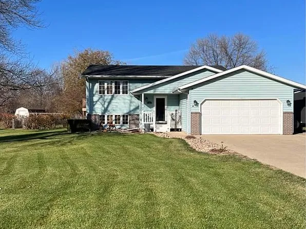 104 Tootys Ave, Yankton, SD 57078
