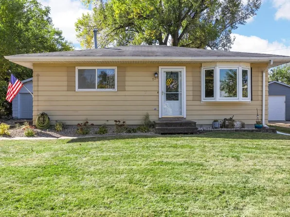 723 Gateway St NE, Cedar Rapids, IA 52402