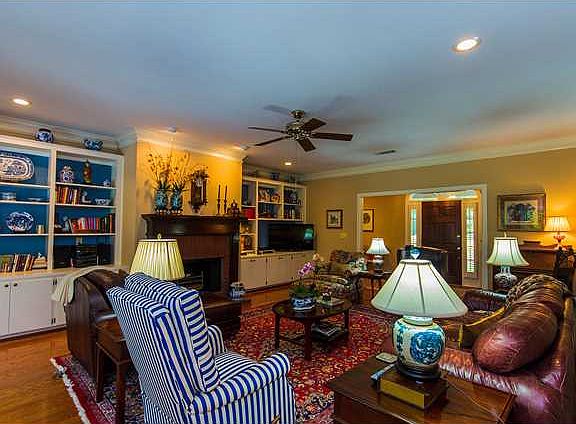 4th image of 8430 Timber Creek Dr
