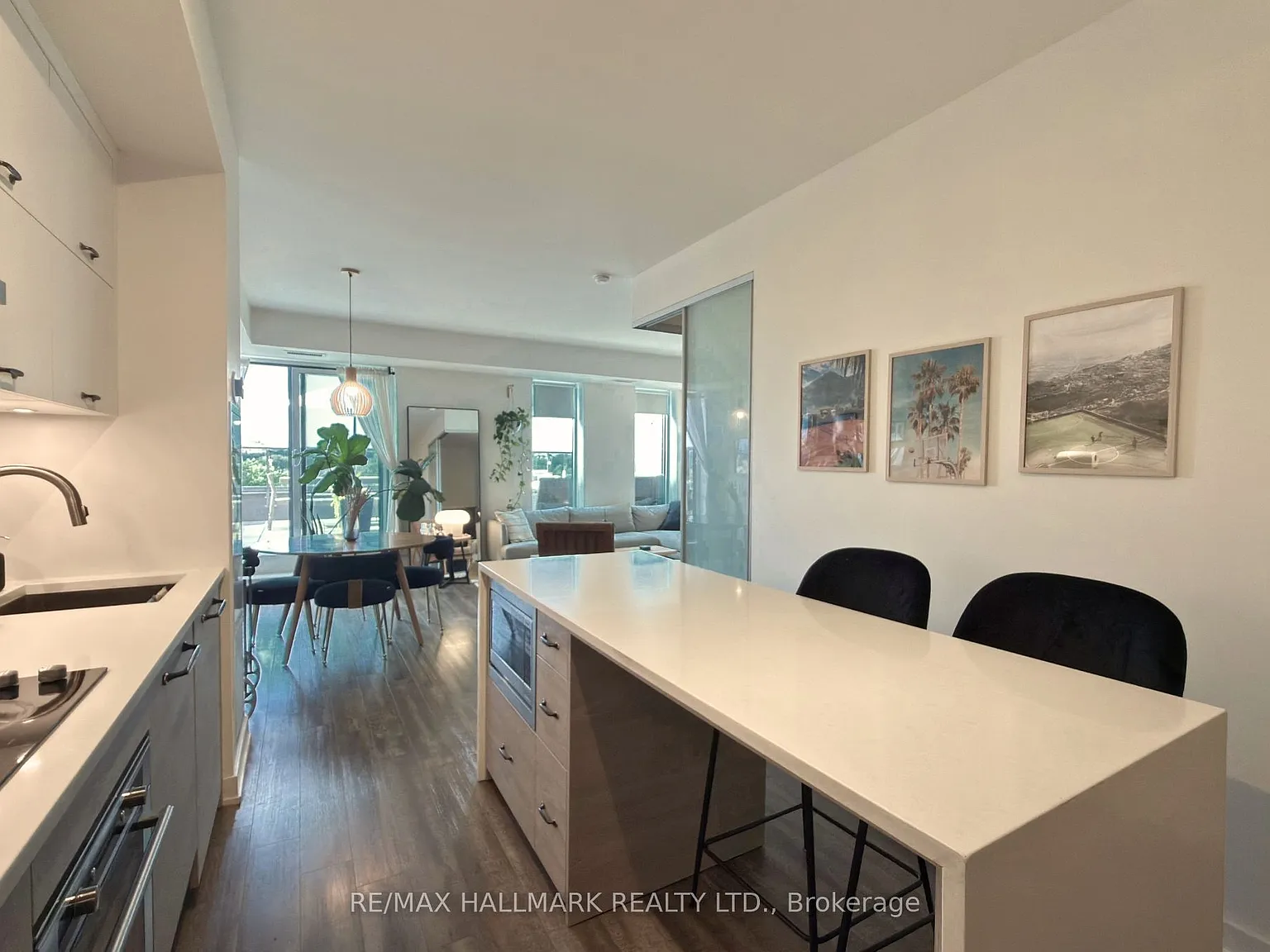 TEN93 Queen West Condos — Photo 2