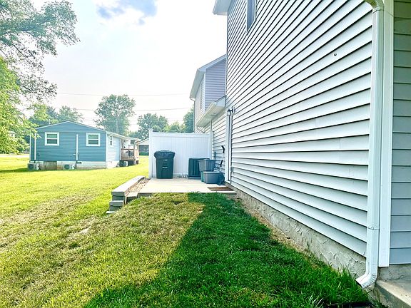 4th image of 419 White Oak St
