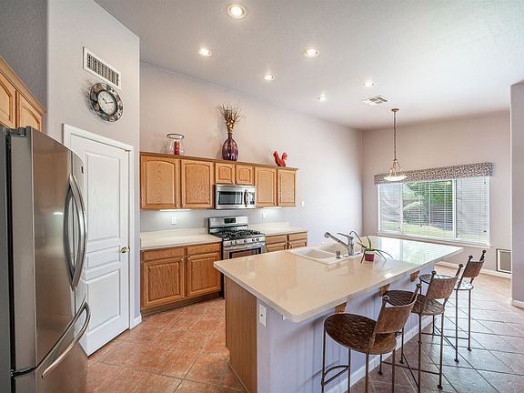 4th image of 4705 E Verbena Dr