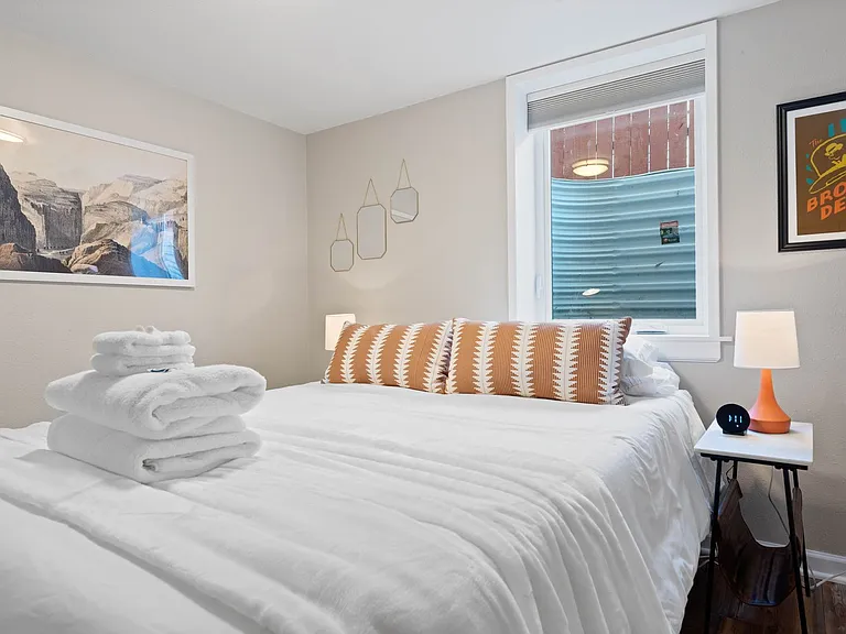 4207 N Normandie St — Photo 30