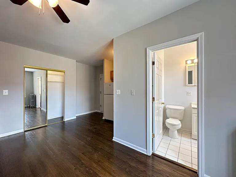 914 W Dakin St #512 — Photo 17