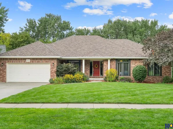 6715 Leesburg Ct, Lincoln, NE 68516