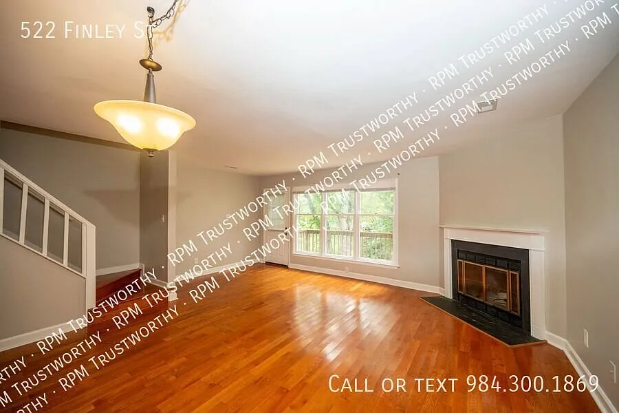 522 Finley St