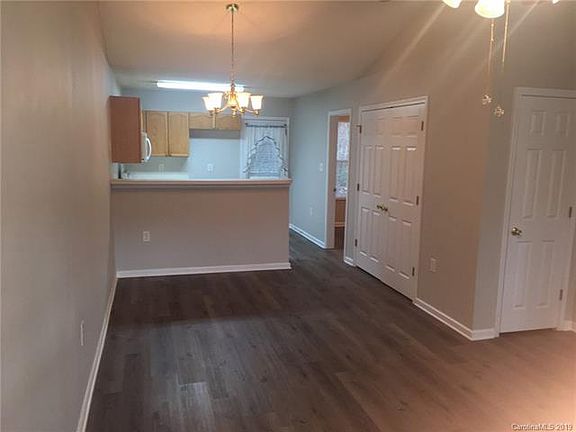 3rd image of 405 Lexie Ln