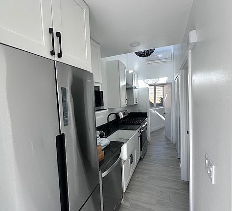 Full Kitchen with all new appliances.