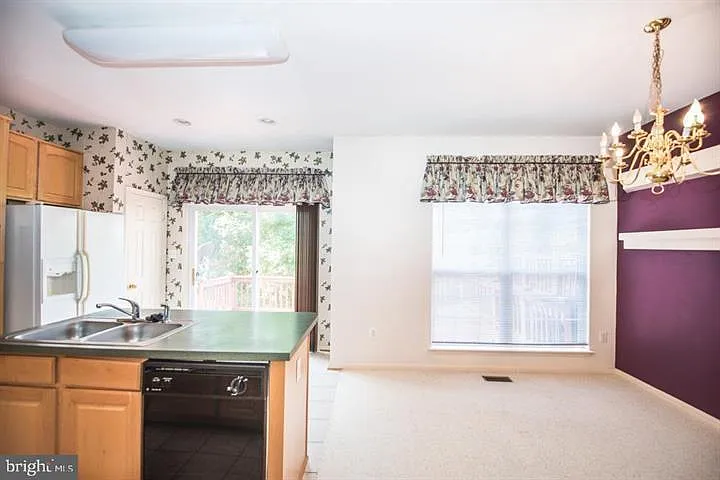 8359 Regal Oak Ct — Photo 12