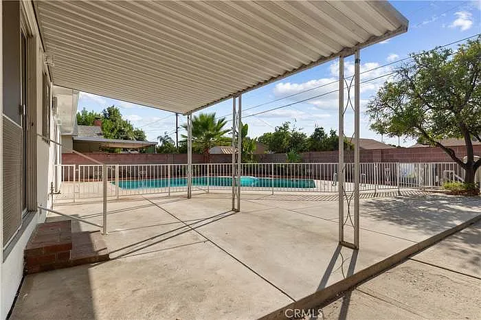 10025 Burnet Ave — Photo 14