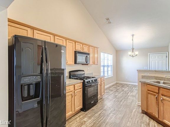 4th image of 5460 Yellow Pine Dr