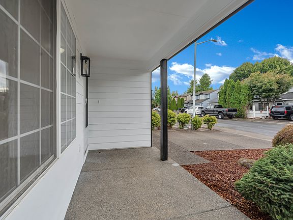5th image of 6618 NE 55th St