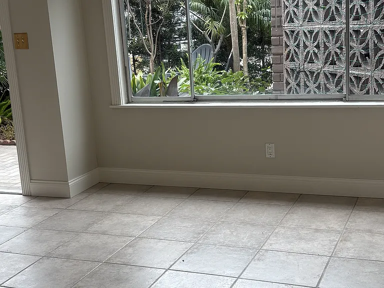 2111 W Palmyra Ave #B — Photo 3