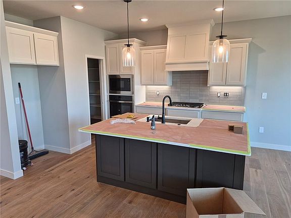 7th image of this home