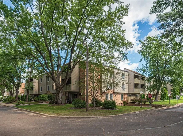 4045 Hodgson Rd APT 220, Shoreview, MN 55126