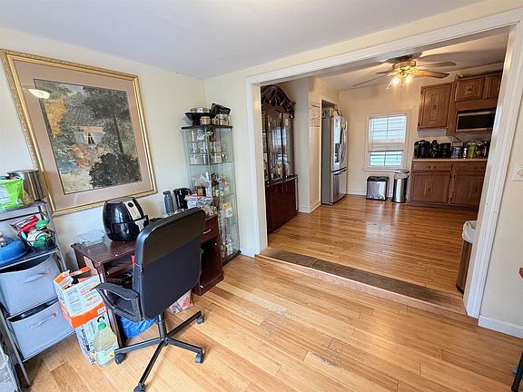 3rd image of 4 Saint Mary Rd #3