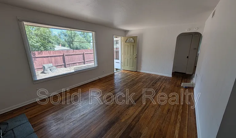 513 W Uintah St #1 — Photo 3