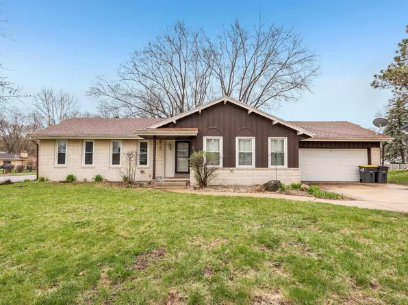 2701 Lander LANE, Waukesha, WI 53188