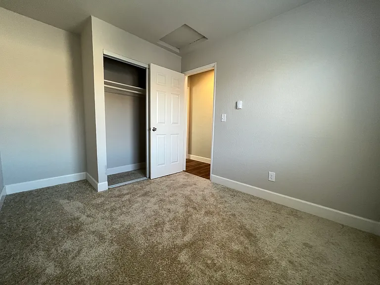 Dixon Landing Apartments — Photo 12