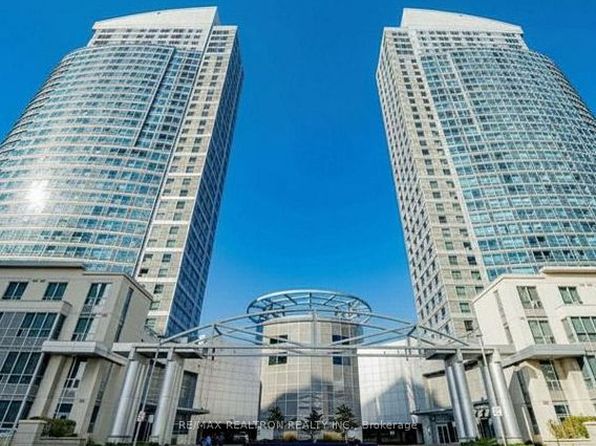 38 Lee Centre Dr #1502, Toronto, ON M1H 3J7