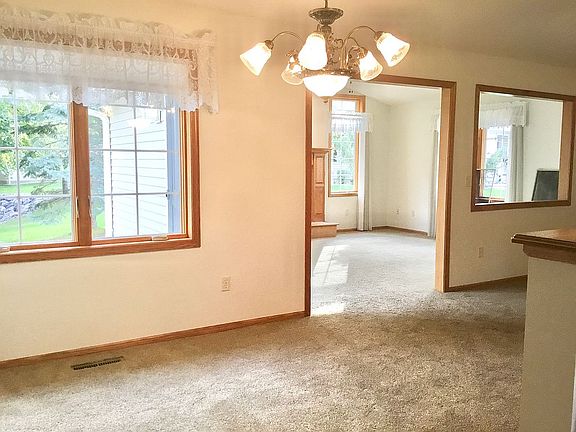 5th image of 10018 Northwood Ct N