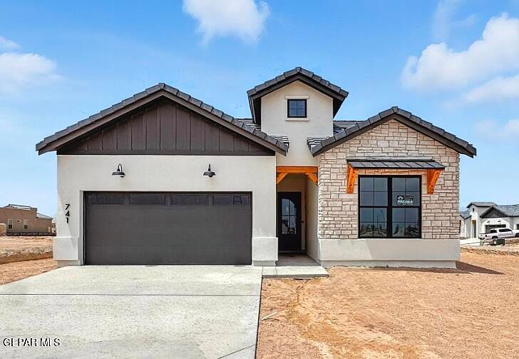 1st image of 741 Paseo De La Reina St