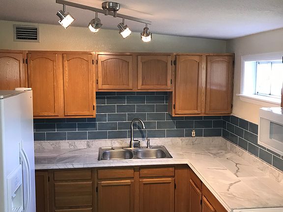 Marble countertops!